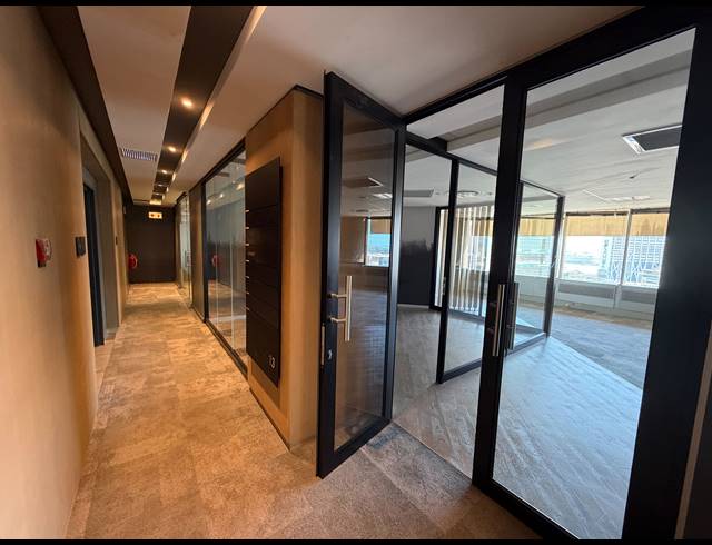 89M² BUILDING TO LET IN CAPE TOWN CITY CENTRE